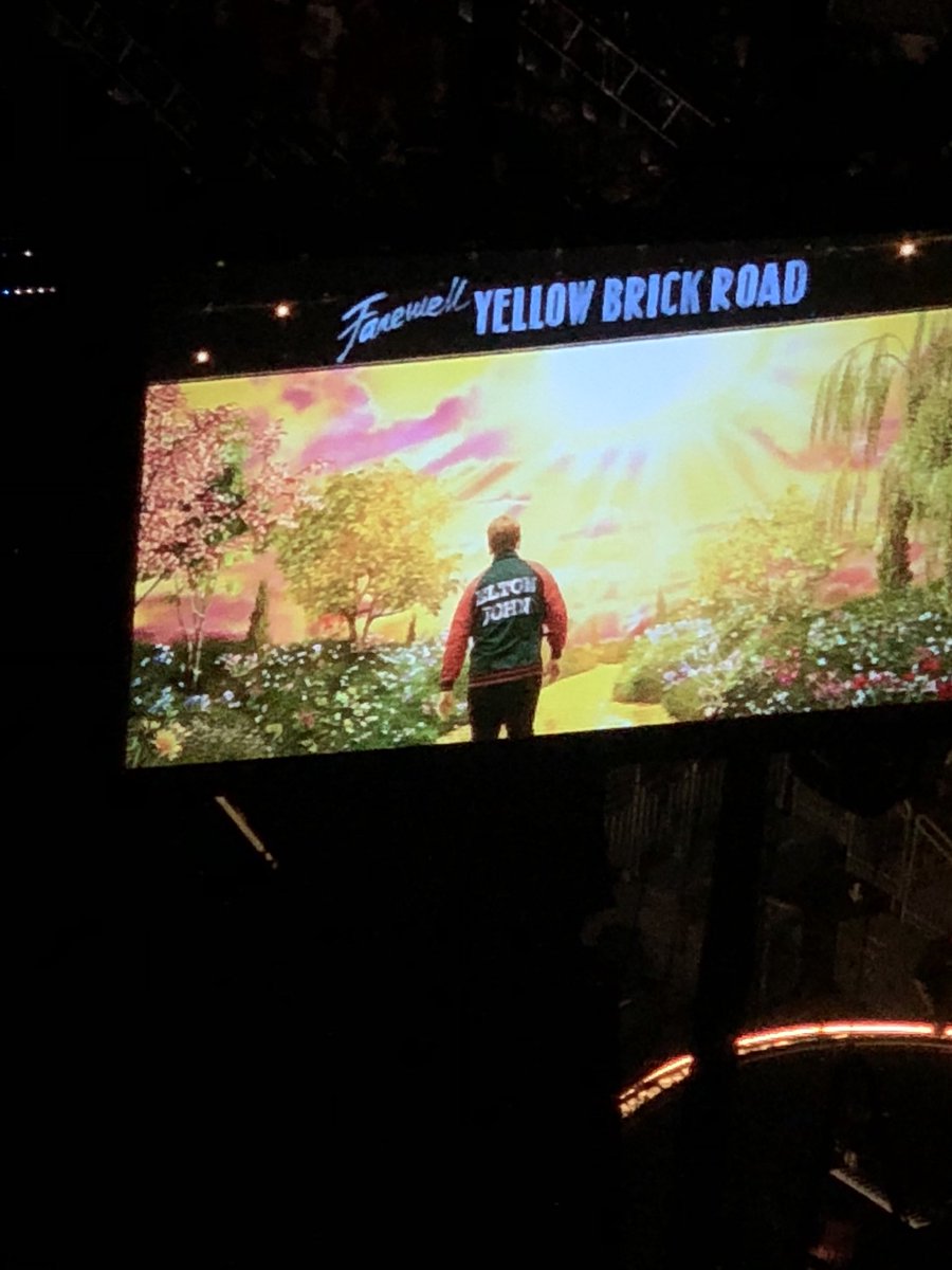 hassell_joey's tweet photo. The #21stCCLCMultiState conference brought @grawson & me to Louisville, KY for #AfterschoolWorks. What a surprise to have @eltonofficial’s #FarewellYellowBrickRoad tour @kfc_yumcenter! Why not go? It was Elton John!!! I even ran into my @tosstn1975 colleague, @Mischelle_JOCO. https://t.co/p9Eh9hXf4q