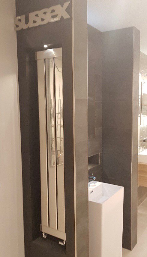 Fab new Arun display, Potter Perrin St Johns Wood
#bathroom #bathroominspo #bathroomdesign #heatedtowelrail #towelrail #radiator #100percentstainlesssteel #stainlesssteel #modernbathroom #designer #design #designerbathroom #jiseurope
