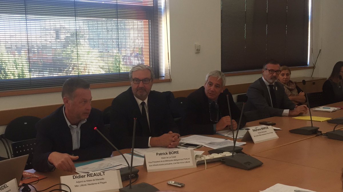 @Patrick_BORE VP Mer, Littoral et ports et <a href="/DidierReault/">Didier Réault 🎖</a> adj <a href="/marseille/">Ville de Marseille</a> et VP <a href="/departement13/">Département des Bouches-du-Rhône</a> présentent les futurs #JO 2024 - Marseille site hôte des épreuves de voile. Gros projet porteur d’ambition et de retombées pour la #Métropole