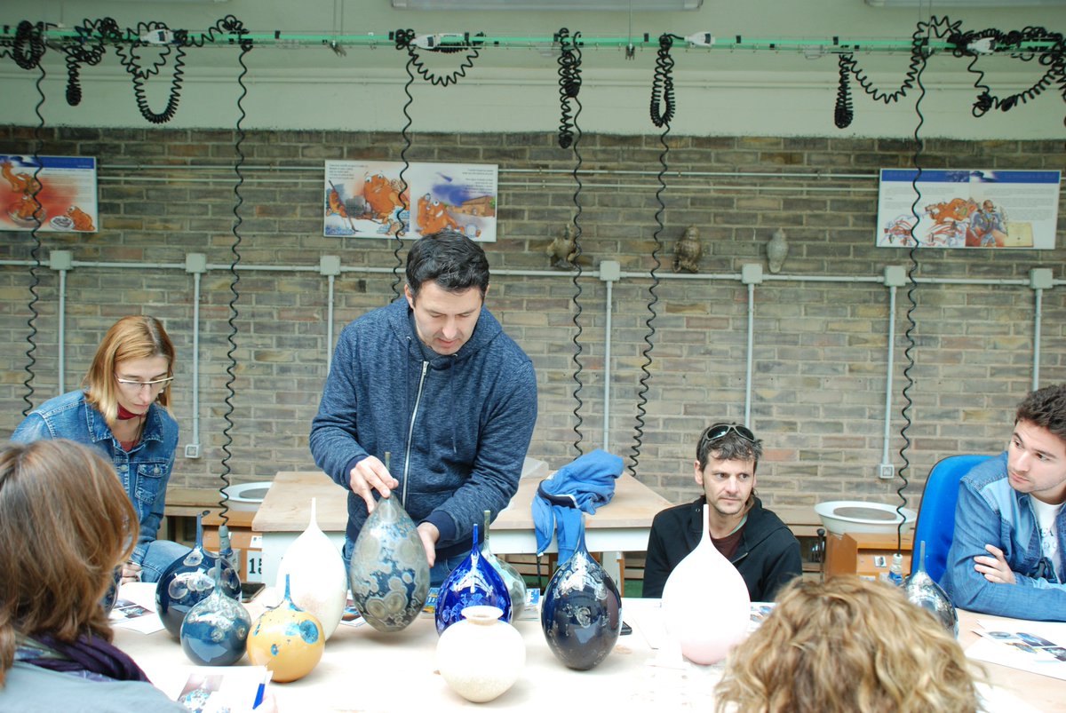 ceramuel's tweet photo. ¡¡Hola a todos!! Hoy continuamos, en nuestro #taller de #cerámica de #Muel, con la segunda jornada del curso de "Cristalizaciones en cerámica", impartido por el ceramista José Mª. Mariscal. Aquí os dejamos algunas imágenes de la jornada de ayer. ¡Esperamos que os gusten! 🤗 https://t.co/ghz3NS5VV3