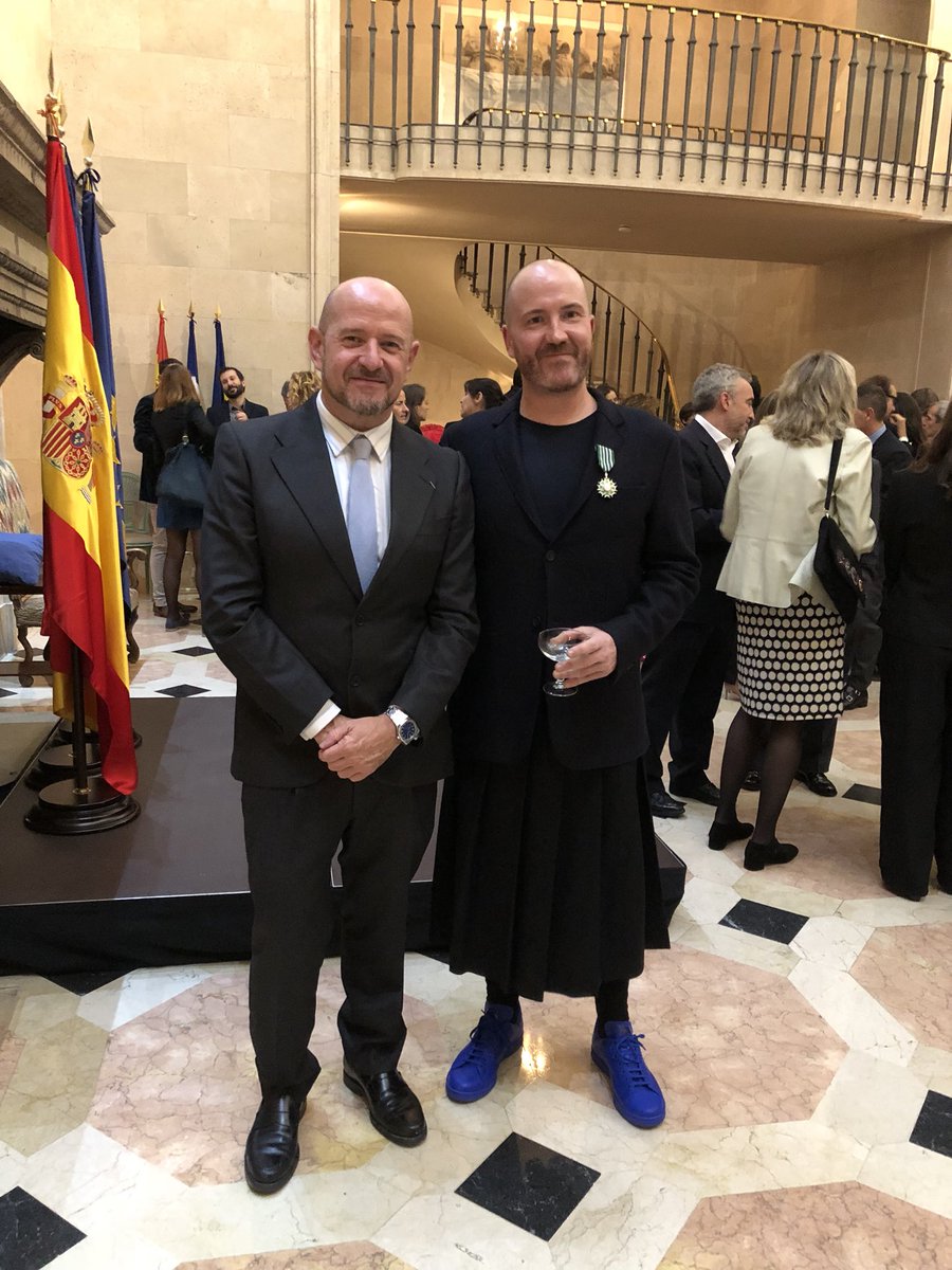 CarlosUrrozARTE's tweet photo. Enhorabuena #manuelsegade @CA2M_Madrid por su medalla como caballero de las artes y las letras @MinistereCC https://t.co/0FxonDpO9J