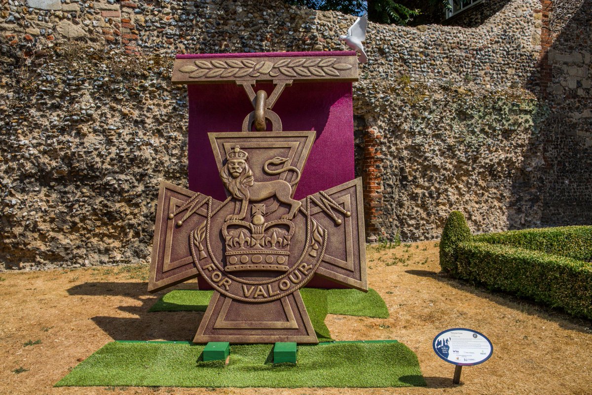 BuryStEdBeyond's tweet image. Great coverage of the Bury St Edmunds WWI Trail in The Travel and Leisure magazine this month bit.ly/2Jd9BQn. If you&apos;re visiting Bury St Edmunds don&apos;t miss it - the trail runs until Remembrance Day. #WWI #artrails #burystedmunds #suffolk #Remembrance