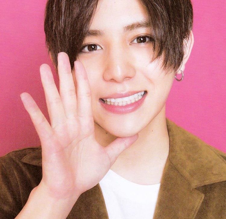 Ryo__yamada's tweet photo. お久しぶりでございます！
元気してた？
忙しくて、携帯開く時間すら取れないって状況で報告も出来なくて…心配かけてごめんね。💦

数日離れてて気づいたことは、俺はみんながいないとやっぱり嫌だってこと。
忙しくしてる間も気づいたらみんなのこと考えてた。

お詫びに黒、金、茶、デコ山田。 https://t.co/Zamj8T1njL