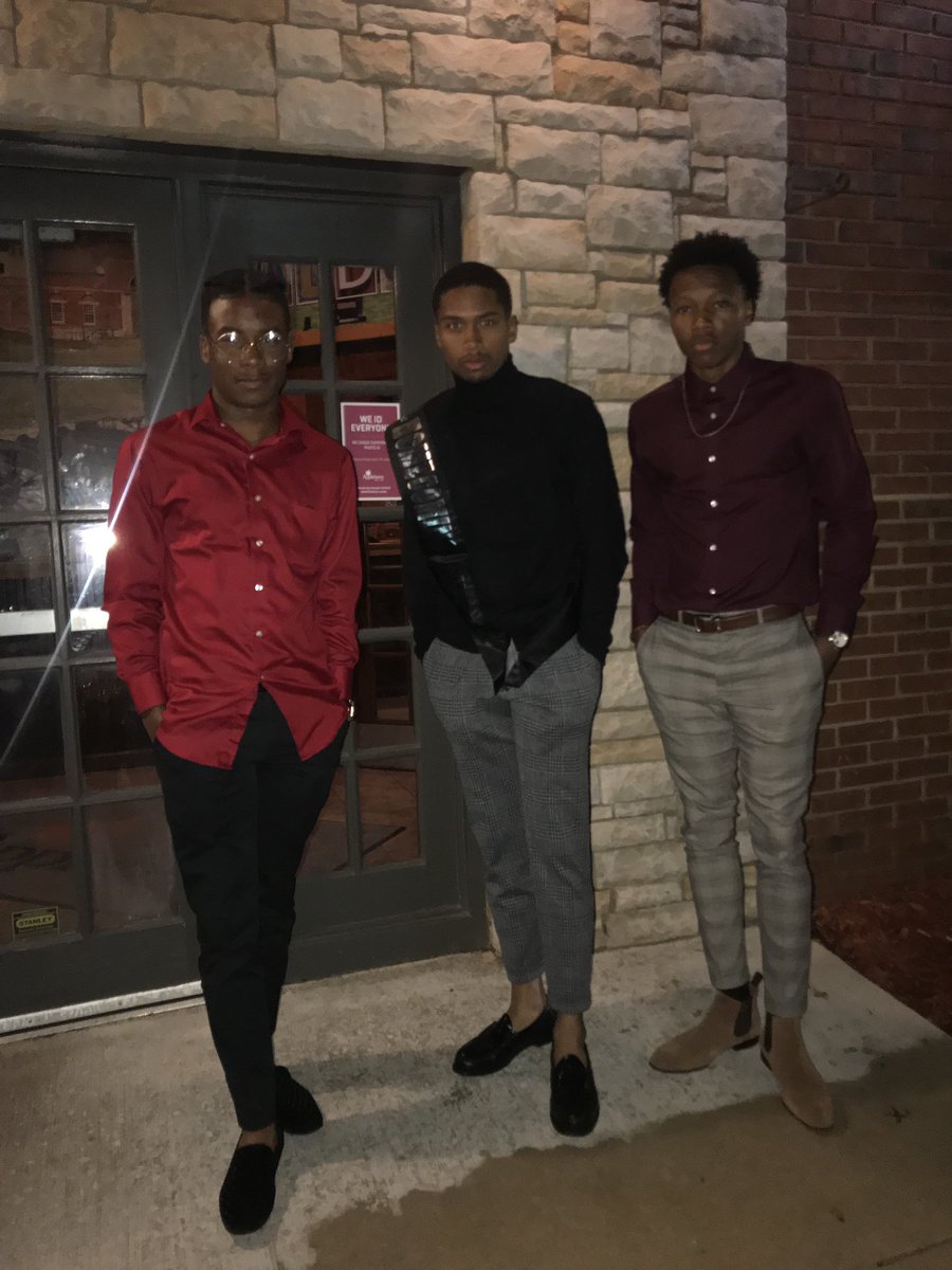 IamClooless's tweet image. #hoco2k18 pt. 2 had to get my pics with the king and queen