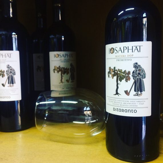 TwitItalianWine's tweet photo. #Iosaphat è un #VinoRosso #MateraDOC prodotto con uve #Primitivo da #DitarantoVini
Punteggio 92/100 Vino certificato #assovini_it
Presenta un pregevole #Bouquet #Floreale, note #Fruttate, un #Gusto piacevolmente morbido.
Info: @assovini_it https://t.co/aAZQWYbf9L https://t.co/b2Fn8LuKQv
