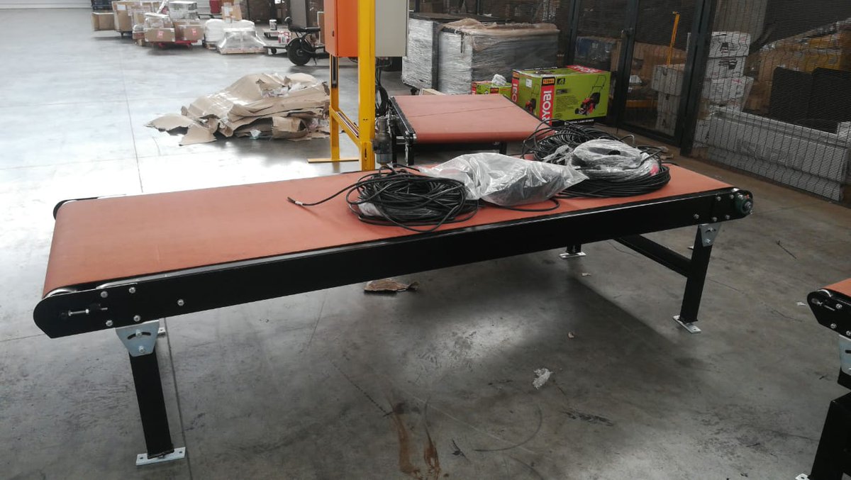 WeighMulti's tweet image. Installation of a new dimensioner at EPX.😎
There will now be 3 SWADS (Scan Weigh &amp;amp; Dimension) stations leading onto a common out feed belt conveyor 55 meters long.😮😮