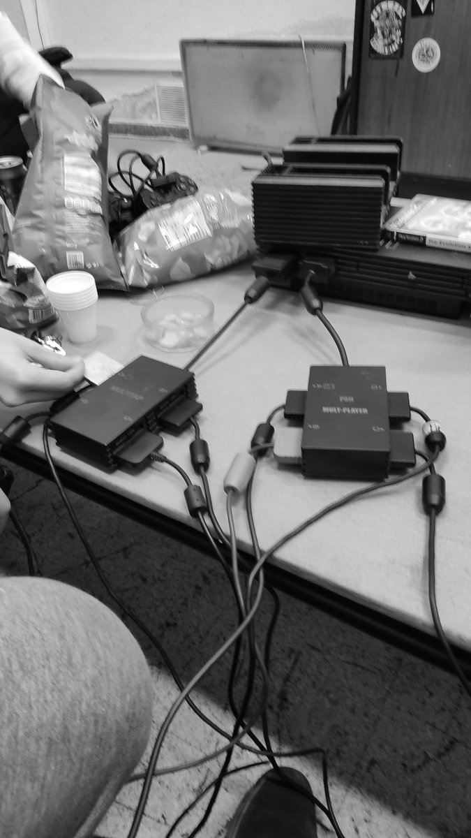 metamakinitas's tweet image. #Multitap #Retro #PS2