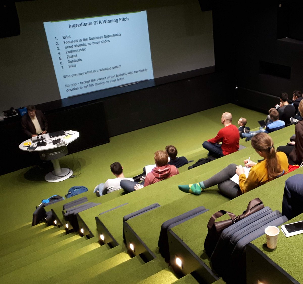 timorainio's tweet image. #KalmarCreathon sparring day in @TampereUniTech @Kampusareena auditorium, Easy Steps to a Perfect Pitch by @JuhaniPaakkonen  together with @kalmarglobal   @SMACCFinland  #TUTLab #Hackmaker #CoCreate  @SMACCFinland