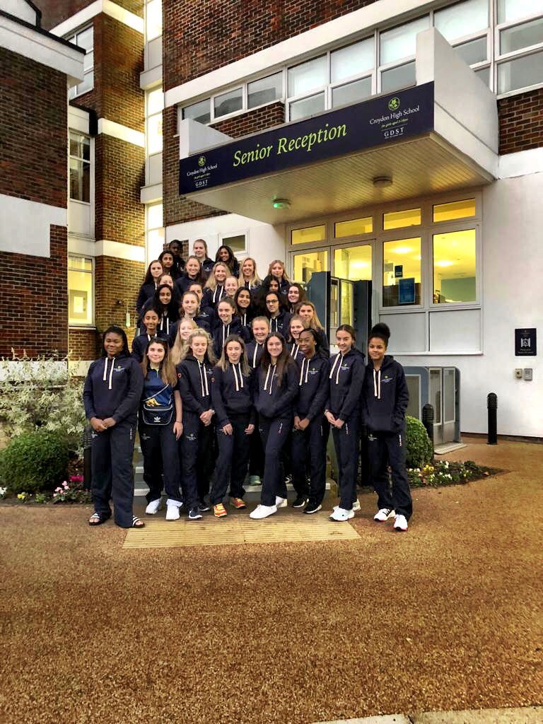 CroydonHighPE's tweet photo. Itβs an early one but weβre excited & ready to go! #Barbados2018 #netball #hockey @CroydonHigh @GulliversTravel π§π§ https://t.co/QEkGpOoRRi