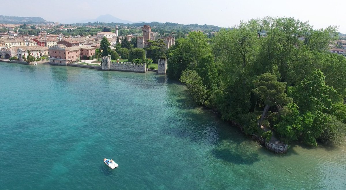 KoobCamp's tweet photo. I camping sul Lago di Garda si confermano tra i più amati dai turisti en plein air, secondo l’analisi di fine stagione realizzata da KoobCamp sulla base delle ricerche degli utenti ---> https://t.co/QG7XvsVUM9 #lagodigarda #camping #campeggi #koobcamp #stampa #comunicato #garda https://t.co/lUfLxISnAU