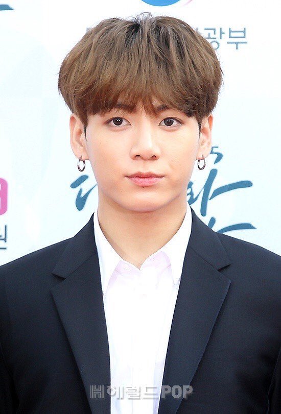 JK_Glitters's tweet photo. “Honey from his skin is dripping” “Cutest squirrel” “Unreal visual” some of the captions of #Jungkook in K-Media 😂😂😘 @BTS_twt 

Love his undercut style! https://t.co/QBTtsgXfAD