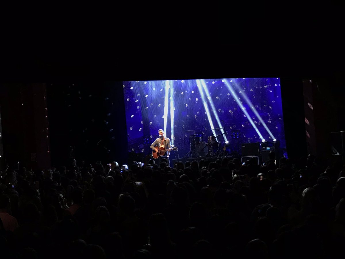 sam_macf_93's tweet photo. So good seeing @LawsonOfficial back on stage together last night! https://t.co/qBmhOXmbZS