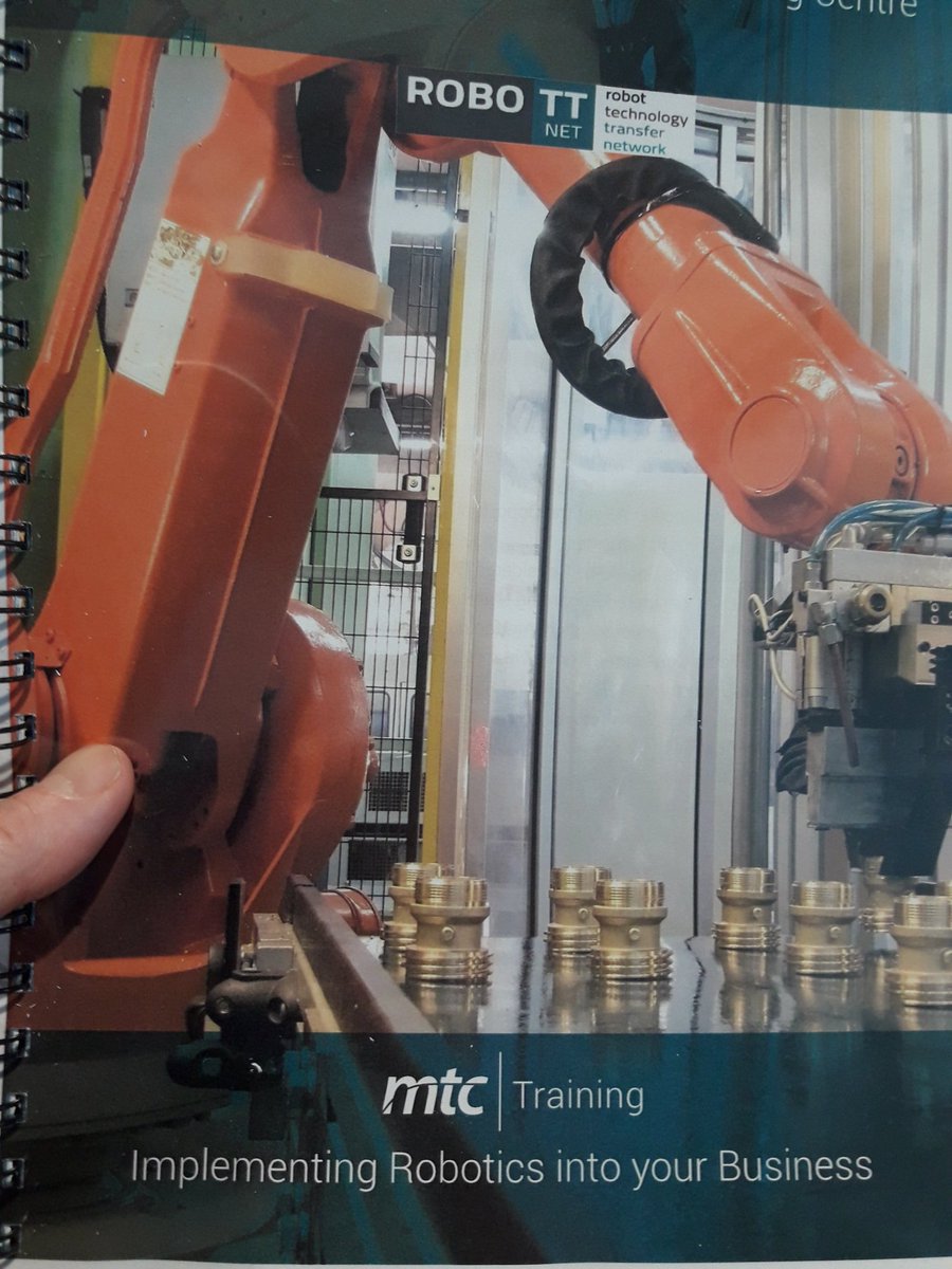 JensvAx's tweet image. &quot;Industrispionerar&quot; på England. Träffade SME-gänget på MTC igår och mycket är lika gällande stöttning av SME för robotisering och automation. Robotlyftet i sin planering fick bra feedback. Nu går vi in i slutriggningfasen. #smartindustri #robotlyftet @tillvaxtverket