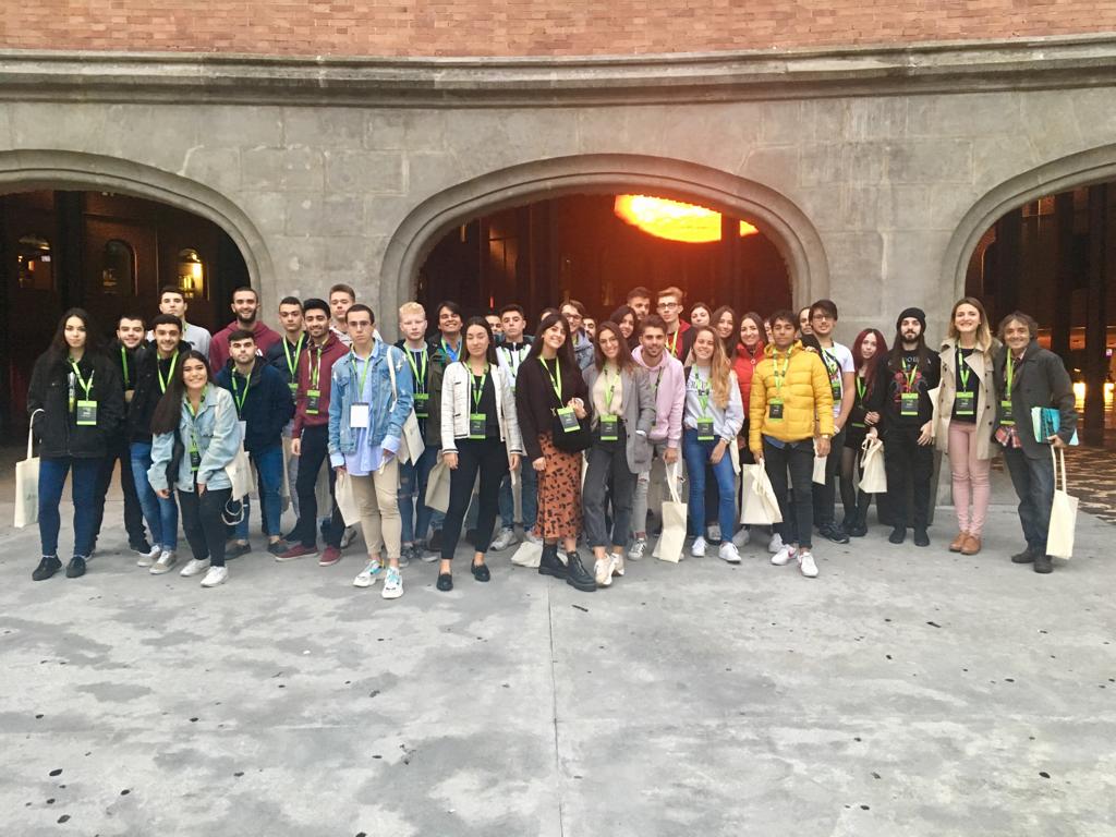 rafaelpilar3's tweet photo. Nuestras cooperativas IKASENPRESA @ekingune de Marketing de @SJCalasanz haciendo business en #moveonwk Bilbao. Aprendiendo de profesionales del emprendizaje mundial!!!
 No Limits!!! https://t.co/JssyFsuTt3