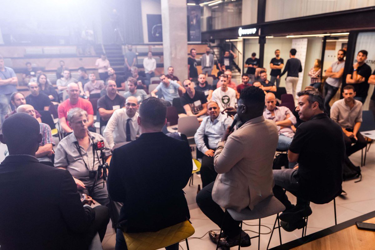 BITSMEOfficial's tweet image. We want to thank all who took part in the pitch contest at @BITSMEOfficial event hosting @DiaryofMadeManx @100xadvisors on their #Crypto World Tour event! Buff (buff.game), @PaketProtocol, Atomic @cotrader_com @2key_official. Congrats to the winners! @COTInetwork