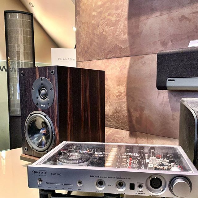 AudioVenue's tweet photo. Nor sure why we took this shot, four great products never the less. #electrostatic #esl #electromotion #martinlogan #db1 #proac #questyle #questyleaudio #cma600 #cma600i #isoacoustics #aperta #hifi #hifiseperates  #audiovenue #ealing #maidenhead https://t.co/h6xBLXbcej https://t.co/mGrDH9QKoV
