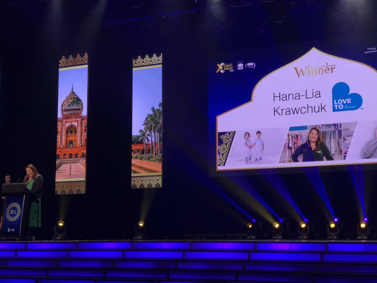 Our next Award tonight is the NSW Women in International Business Award sponsored by <a href="/kwmlaw/">King & Wood Mallesons</a>. And the winner is... Hana-Lia Krawchuk <a href="/LoveToDreamAus/">Love to Dream AU</a> 👏🎉 #nswea2018 #exportawards
