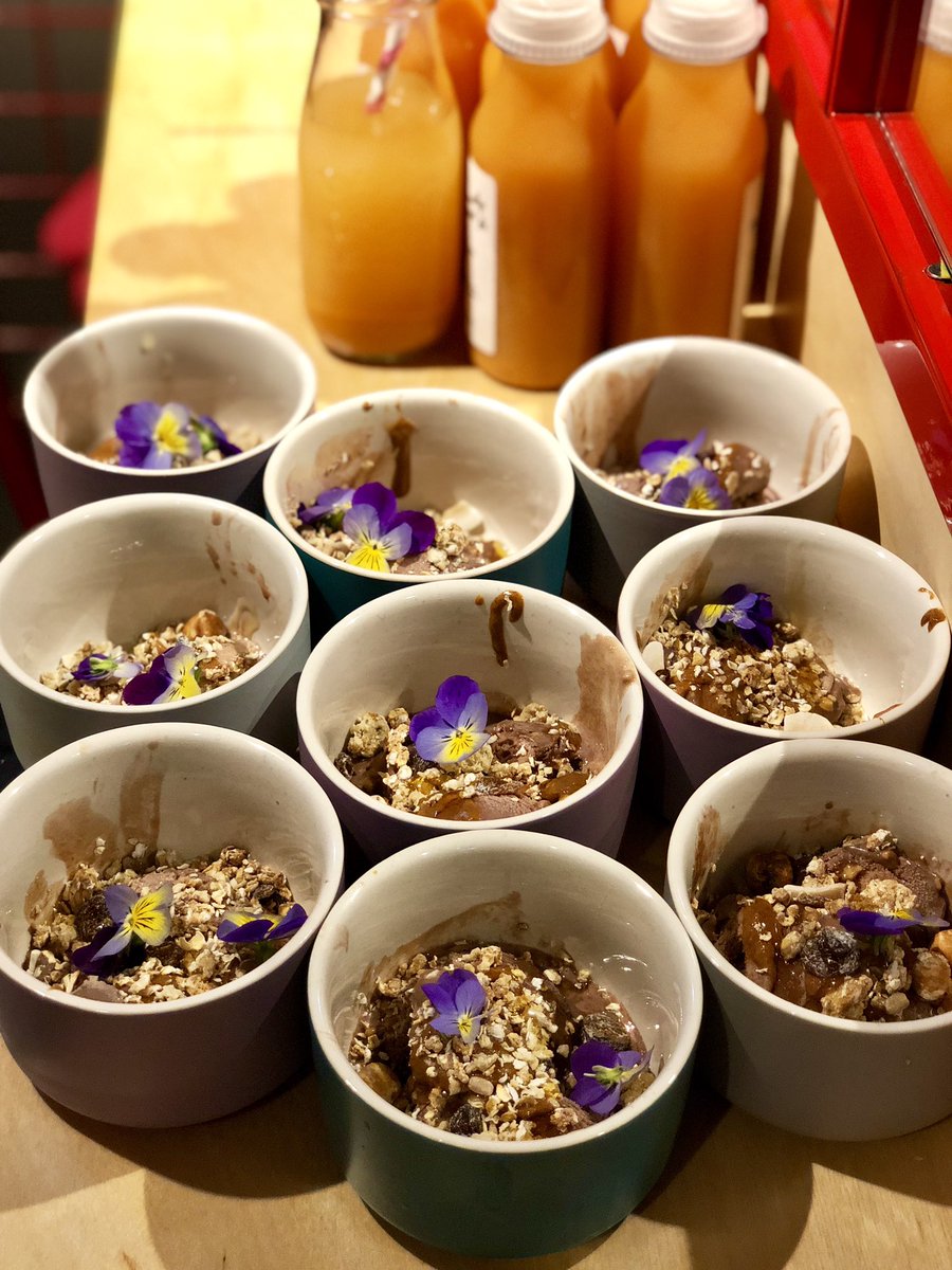 inspchin's tweet image. Big thanks to @breyersdelights again for the invitation to the intense workout session and most importantly - having ice cream for breakfast!! 🤤😍 #ImpossiblePossible