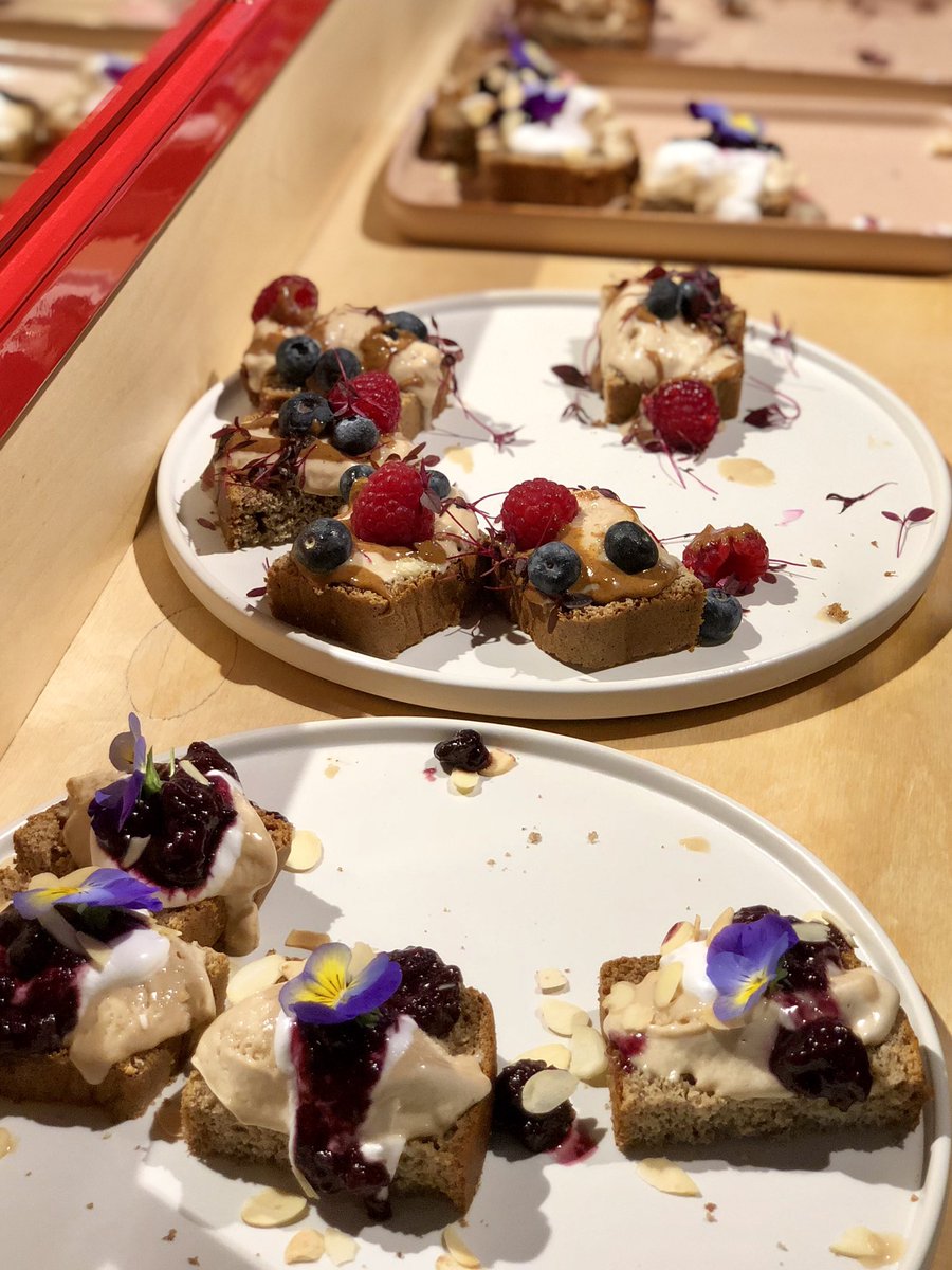 inspchin's tweet image. Big thanks to @breyersdelights again for the invitation to the intense workout session and most importantly - having ice cream for breakfast!! 🤤😍 #ImpossiblePossible