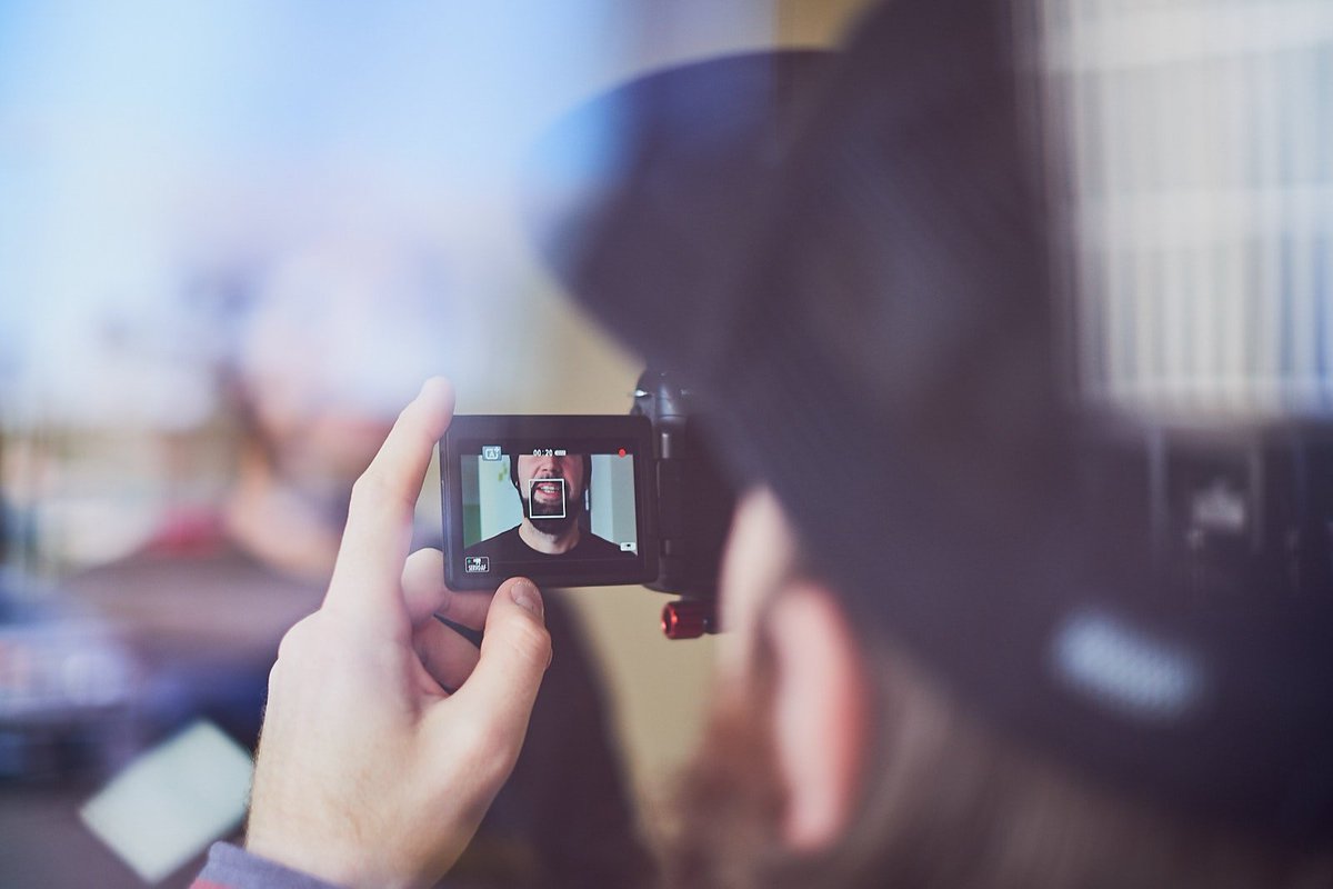 Bitte lächeln! Wir haben heute Besuch von unseren Freunden von der <a href="/krassgang/">Krass Design</a> :)