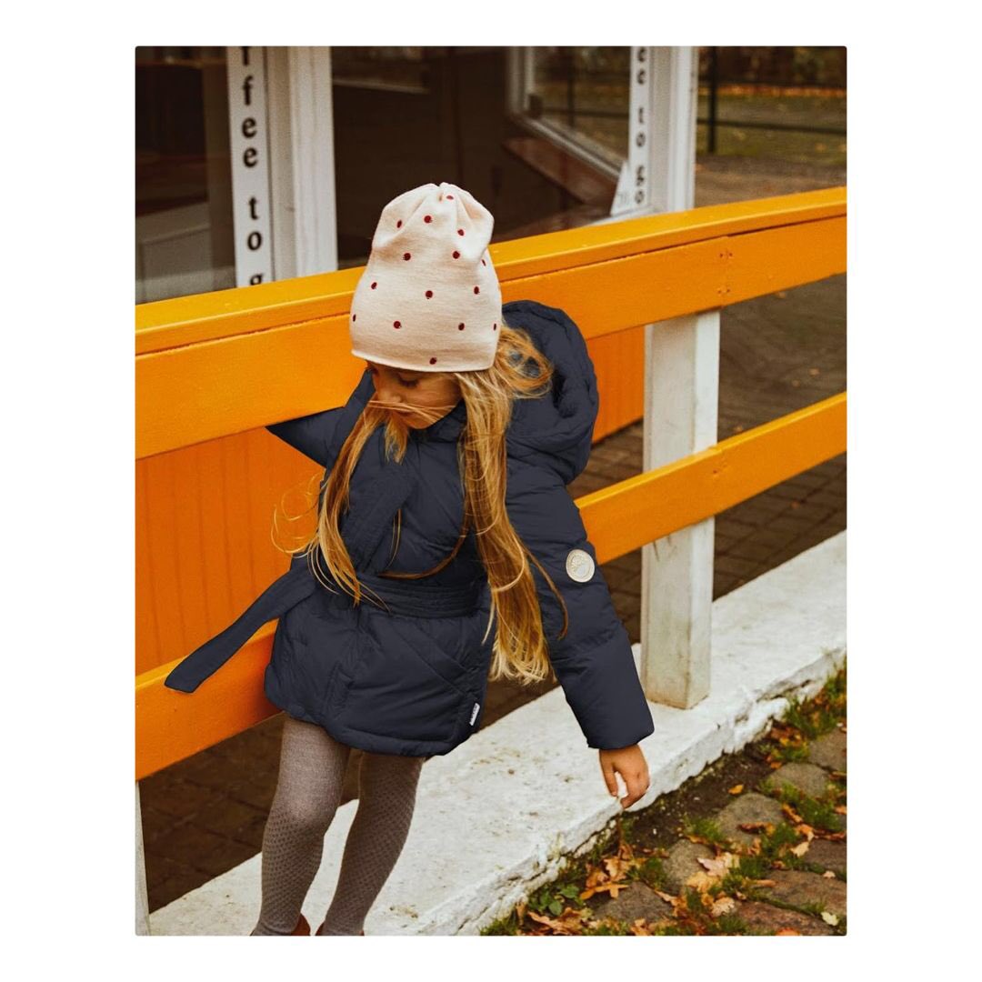 Autumn days need autumn woolies. Wrap up warm with @miniature_cph this season 👌