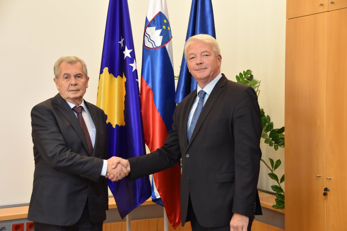 MZEZ_RS's tweet photo. Newly appointed Ambassador of Republic of #Kosovo to #Slovenia , Avni Kastrati, presented copy of credentials to Head of Diplomatic Protocol Ambassador Robert #Basej. https://t.co/MDSWZ255Km