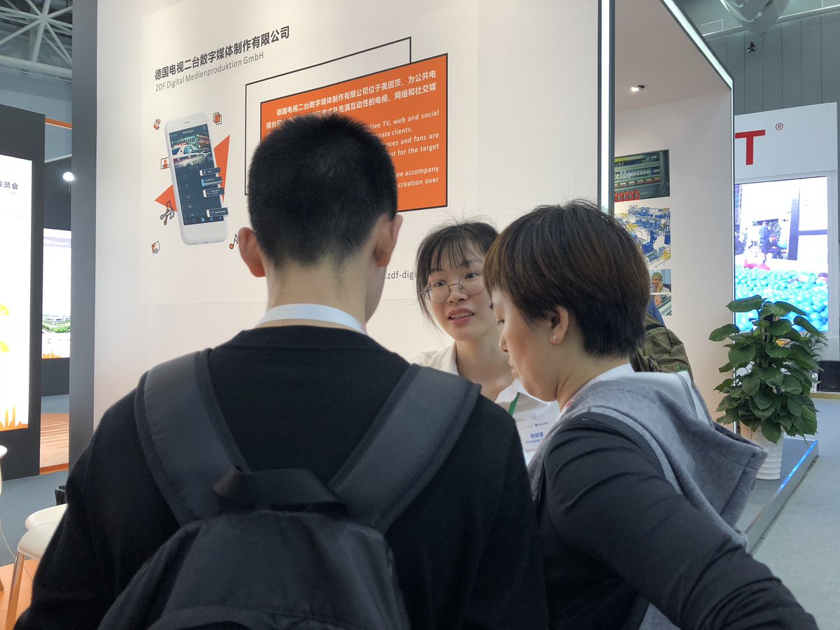 ZDF_digital's tweet image. Wir sind auf der #InternetPlus in China und von Tempo, Innovationskraft und der Freude an Technologie völlig aufgeladen. #Cebit #ISA