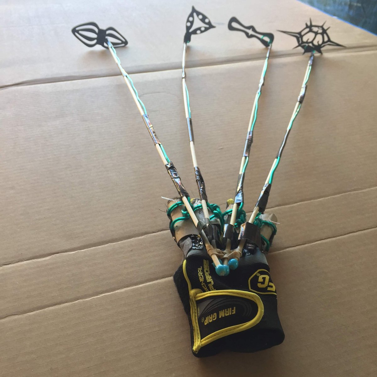 A4YA_org's tweet photo. #Adults & #children can use #wearables created by @CorinneTakara for their hands, head & body with existing #plankton, or #create their own #design and share them on our full size #shadow #theatre stage w/ the sounds of the #ocean.
#OceanIsCalling
2/3 https://t.co/kqMZrmt5Cr