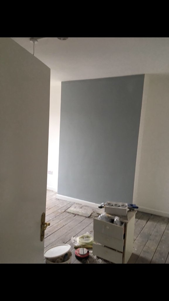 LRdecorators's tweet photo. Refurbed student accom in wavertree all white with some grey feature walls https://t.co/OSYtDMAaWL