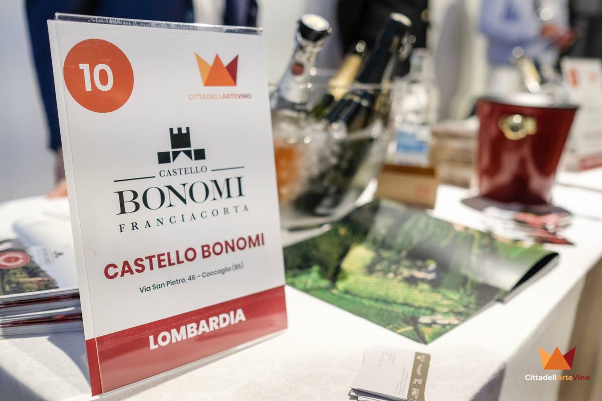 ArteVino's tweet photo. #cittadellartevino2018 Castello Bonini #Franciacorta Repentine variazioni climatiche e pedologiche creano in pochi ettari un mosaico di microzone, che i viticoltori hanno saputo sfruttare con sapienza, anche attraverso il restauro di vigne dimenticate, come il CruPerdu. https://t.co/w8HSrY3uhX