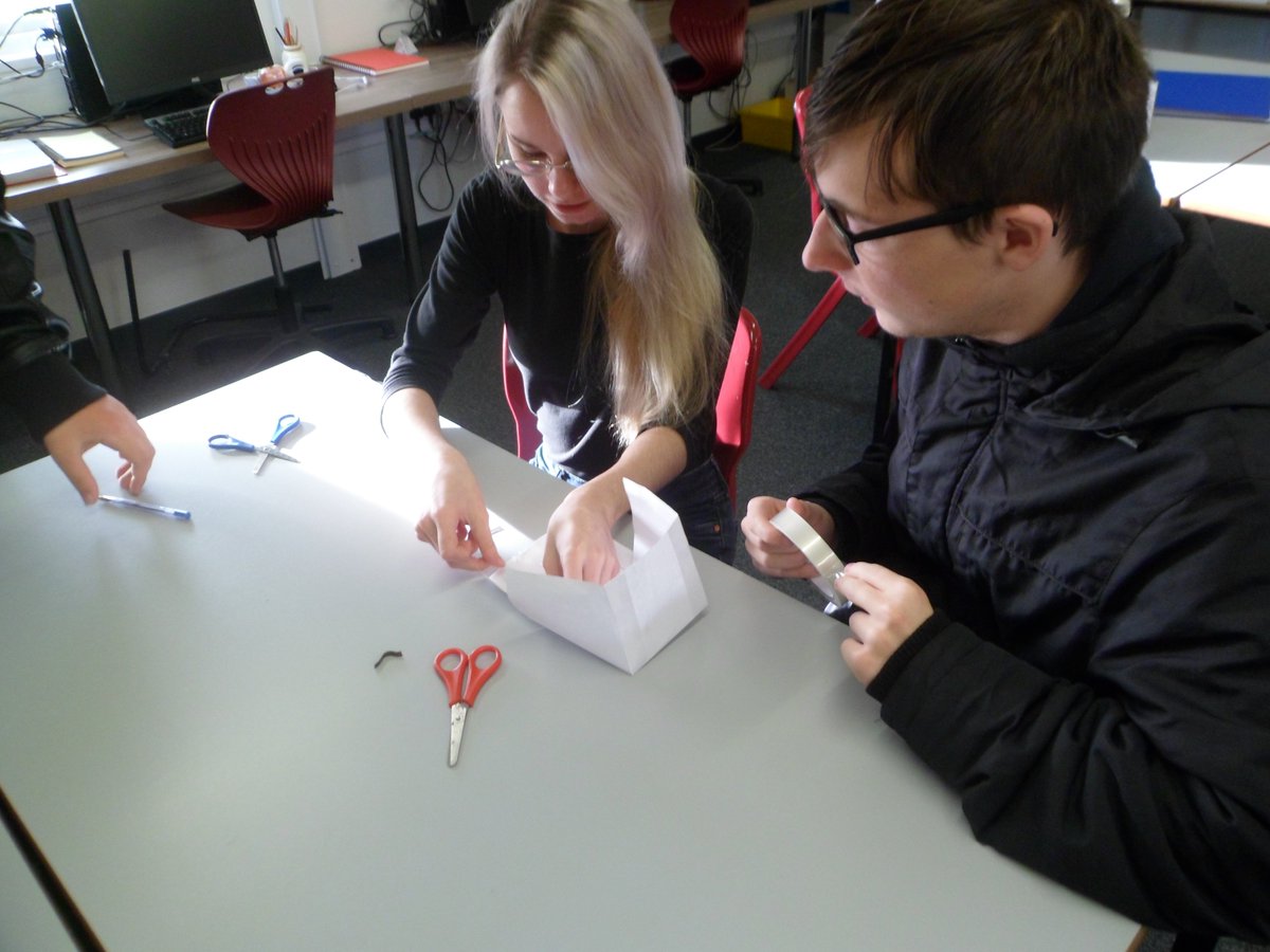 HorizonsTrust's tweet photo. Mathematics is not just about numbers, equations or algorithms; it is about understanding. #livemaths #mathsinaction #AbbeyHill #SixthForm https://t.co/aZF3XhuQl7