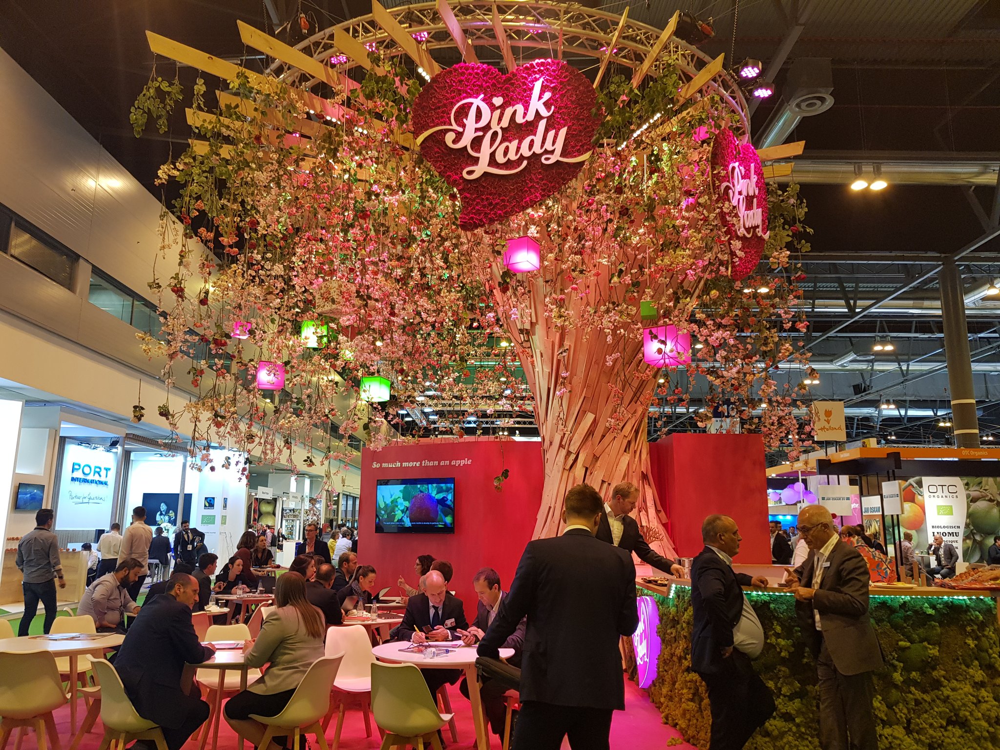 M A Martinez Hola Fruit Attraction On Stand 10g01 Meet The Pink Lady Europe Team And Enjoy 3 Exclusive Pink Lady Mocktail Recipes Created For The Event By Spain S Renowned