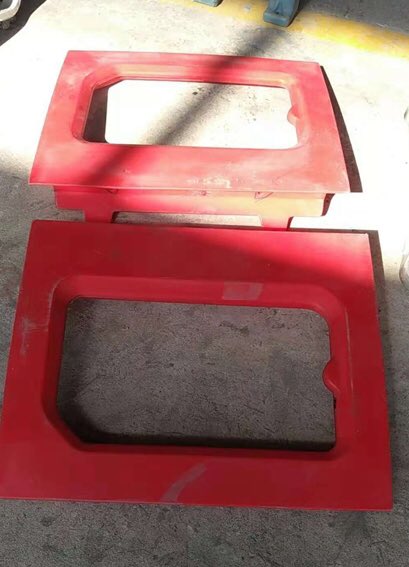 Close on the rigid rear uppers!