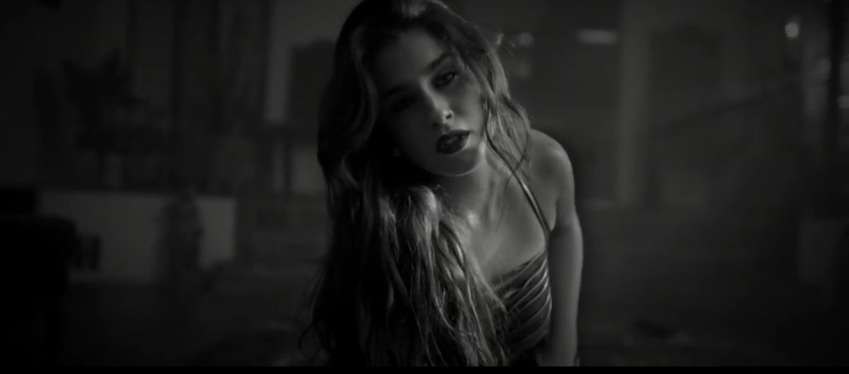 callerimessi's tweet photo. PORRAAAAAAAAAAAA!!!! EU ESTOU IMPACTADA!! @LaurenJauregui #ExpectationsMusicVideo #Expectations #ExpectationIsOutNow https://t.co/PCQtSNXK7Q