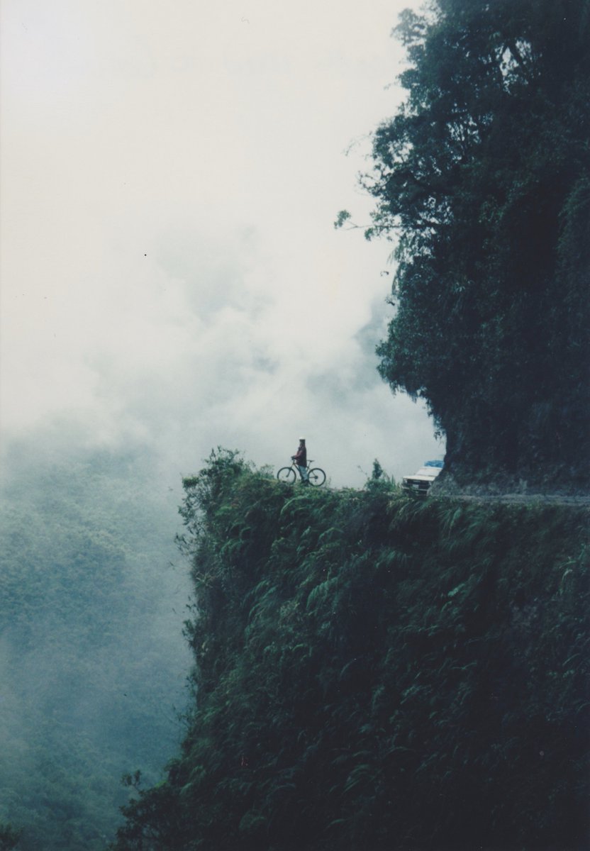 amandacjayne's tweet image. The latest review for Close Encounters of the Traveling Kind is in :) I did a video interview last night and hope it's available later this week....bound4escape.com/2018/10/24/boo…