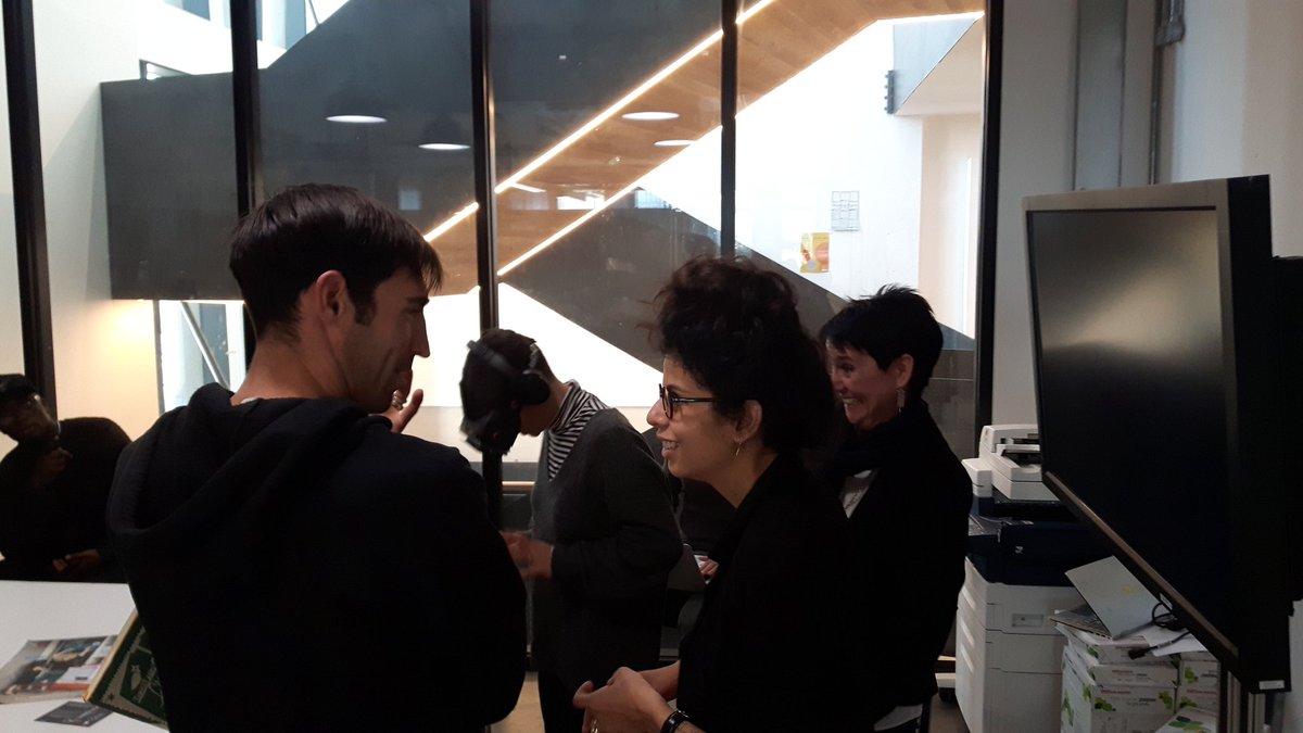 WildScreens's tweet image. What a fantastic  session @BartlettArchUCL  @wildscreens  #questlabnetwork @WayneMcGregor @studiowaynemcgregor 
On r practice led research in the city w/ #AR #VR &amp;amp; screens based interactions thanks to our brilliant  @ergin_ecem @ag_mmxv @sapphirecube @TheBartlettPhD cc @alanpenn