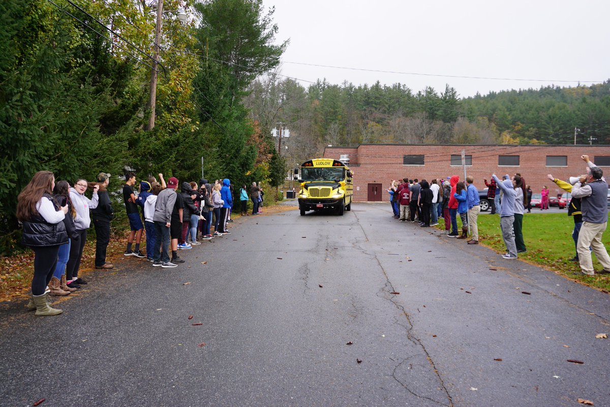 BRHSMSVT's tweet photo. Black River students send off the girl's soccer team bus as they head for their game in Canada.  Go Black River!! https://t.co/rpYrOdLJBK