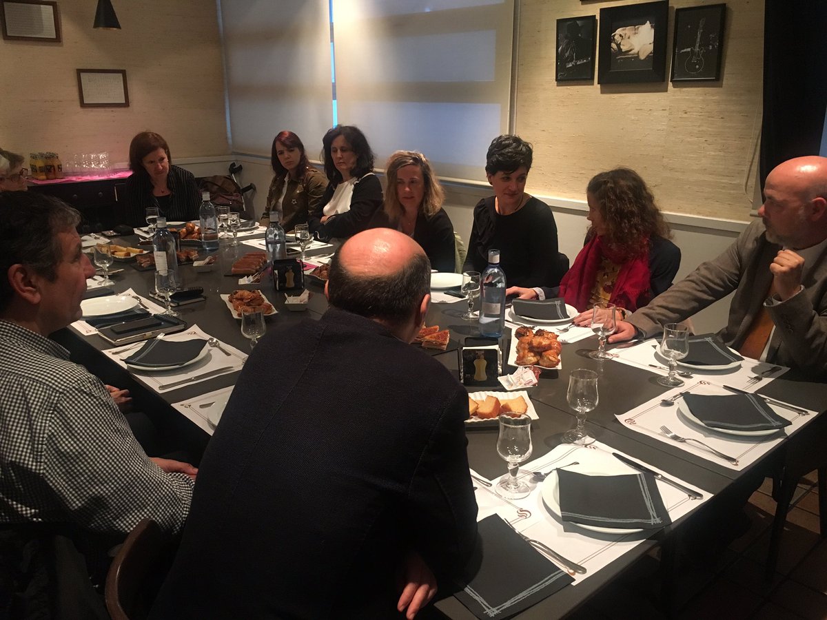 salvamacias59's tweet photo. Previa a mi marcha al @JarabaCongreso , he tenido el placer de asistir , al #DesayunoResponsable organizado por @FundacionDFA junto @FundacionCepaim en la cafetería #dfabula, para hablar e intercambiar experiencias sobre gestión de la diversidad en empresas y entidades https://t.co/31FiJy0YZt