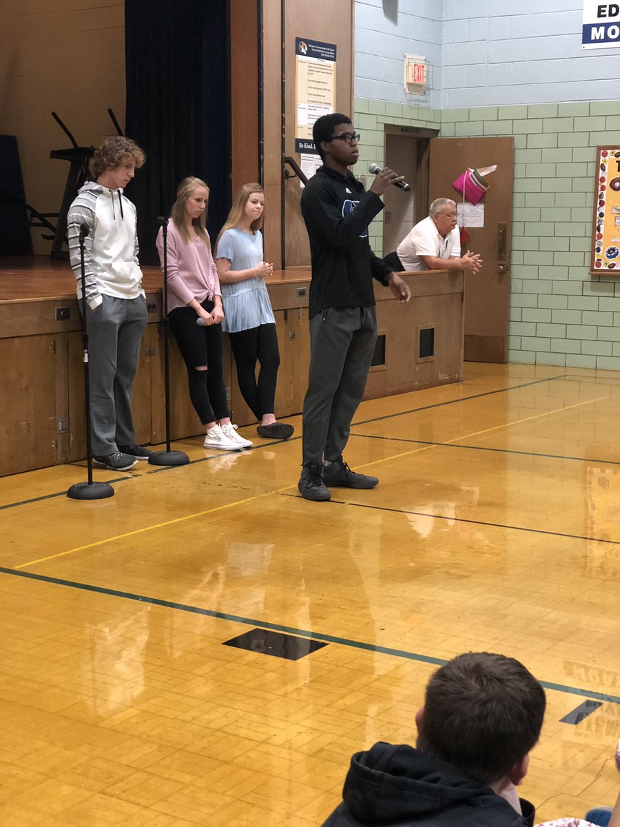 smdudeck's tweet photo. What an amazing group of athletes! Thank you to the drug free superstars @CHS_Indians for speaking to our students @TrumanSJSD! Your message was so inspiring!@SJSD_Counseling #sjsdproud #RedRibbonWeek #drugfree https://t.co/UB4U6BOooA