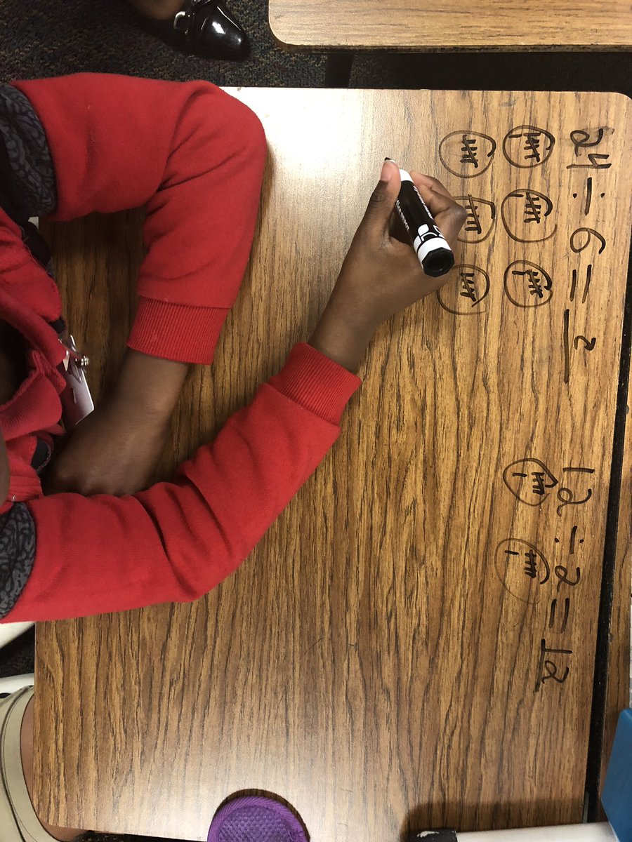 ywilliams1120's tweet image. Fabulous environment for learning @ASJohnston1. Great use of spaces and tools to help our learners grow!#mathstations #mathguidedgroups