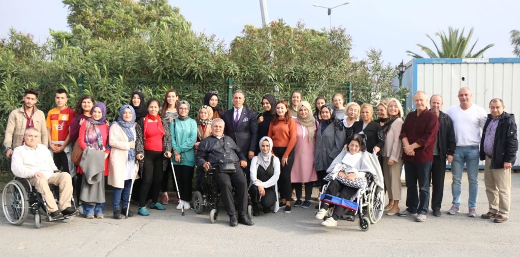 Lasiadorg's tweet photo. Vodafone https://t.co/e5Yi67qCSd Maratonu tişört sponsoru olduğumuz ALS - MNH Derneği Başkanı İsmail Gökçek'i yerinde ziyaret ettik. @alsmnhturkiye @GiyasettinEYP @VodafoneTR #lasiad #laleli #alsmnh #alsmnhtürkiye #als #istanbul #türkiye https://t.co/RUhniiDV89