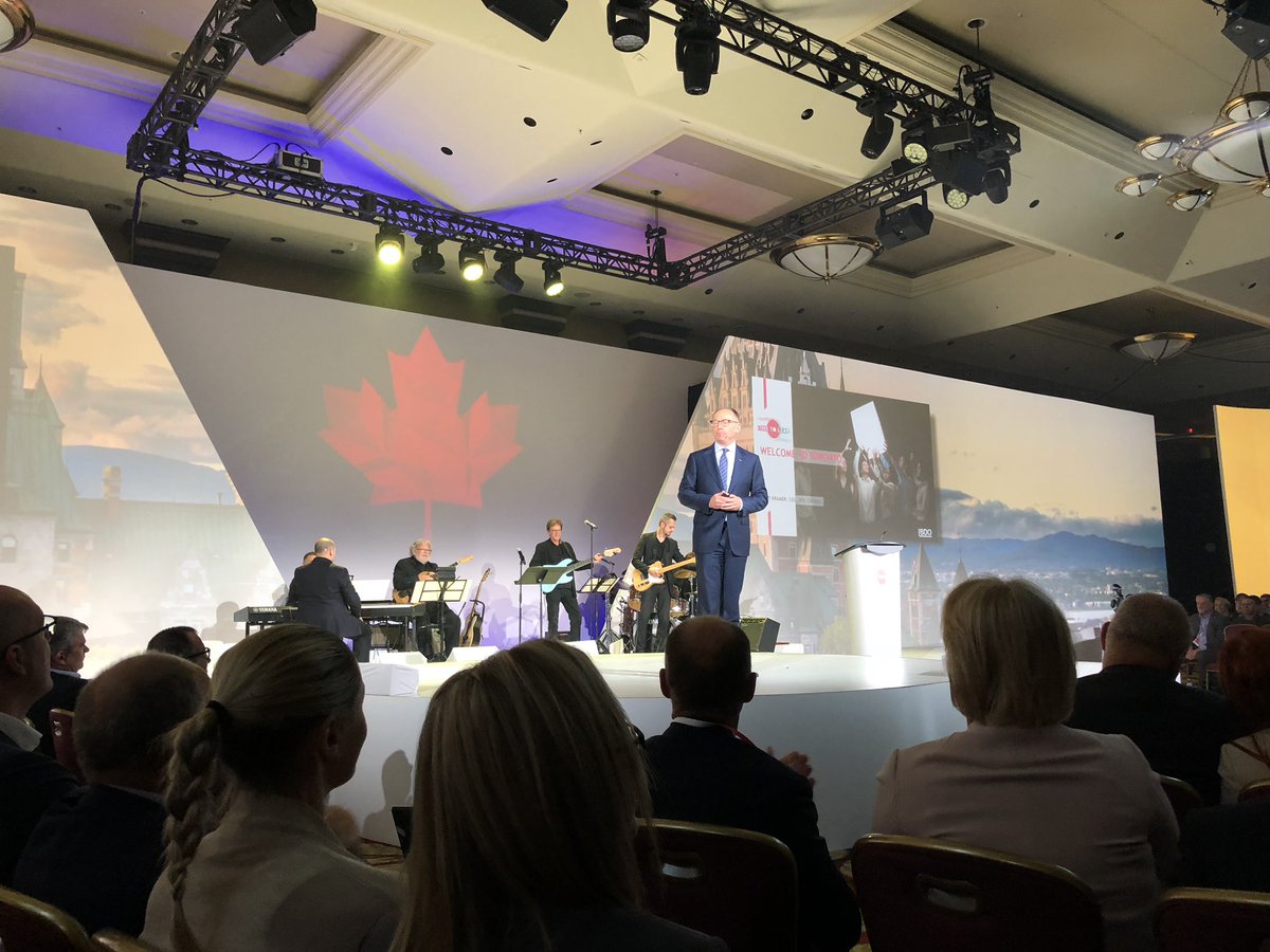 chezsiva's tweet photo. Canadian CEO Pat Kramer speaks about Strategy 2.0 and the four pillars of client &amp; business culture #BDOTimetolead awesome opening remarks @BDO_Canada #BDOBiennial https://t.co/jQ2B84Y7uF