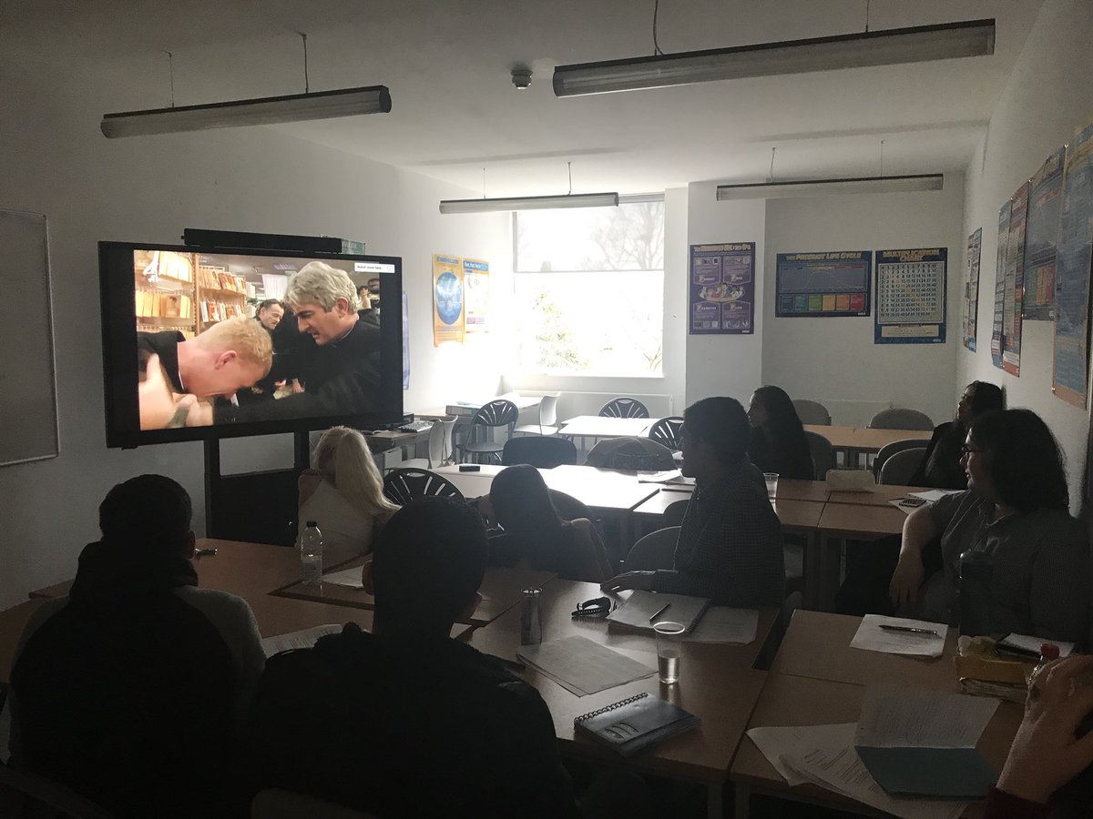 Joanne_Lecturer's tweet photo. Afternoon of #analysis with #IntrotoFE #FatherTed #GOT #GameofThrones @Glasgow_Clyde @GCCEmploy @clyde_nat https://t.co/7HwzPTNSfr