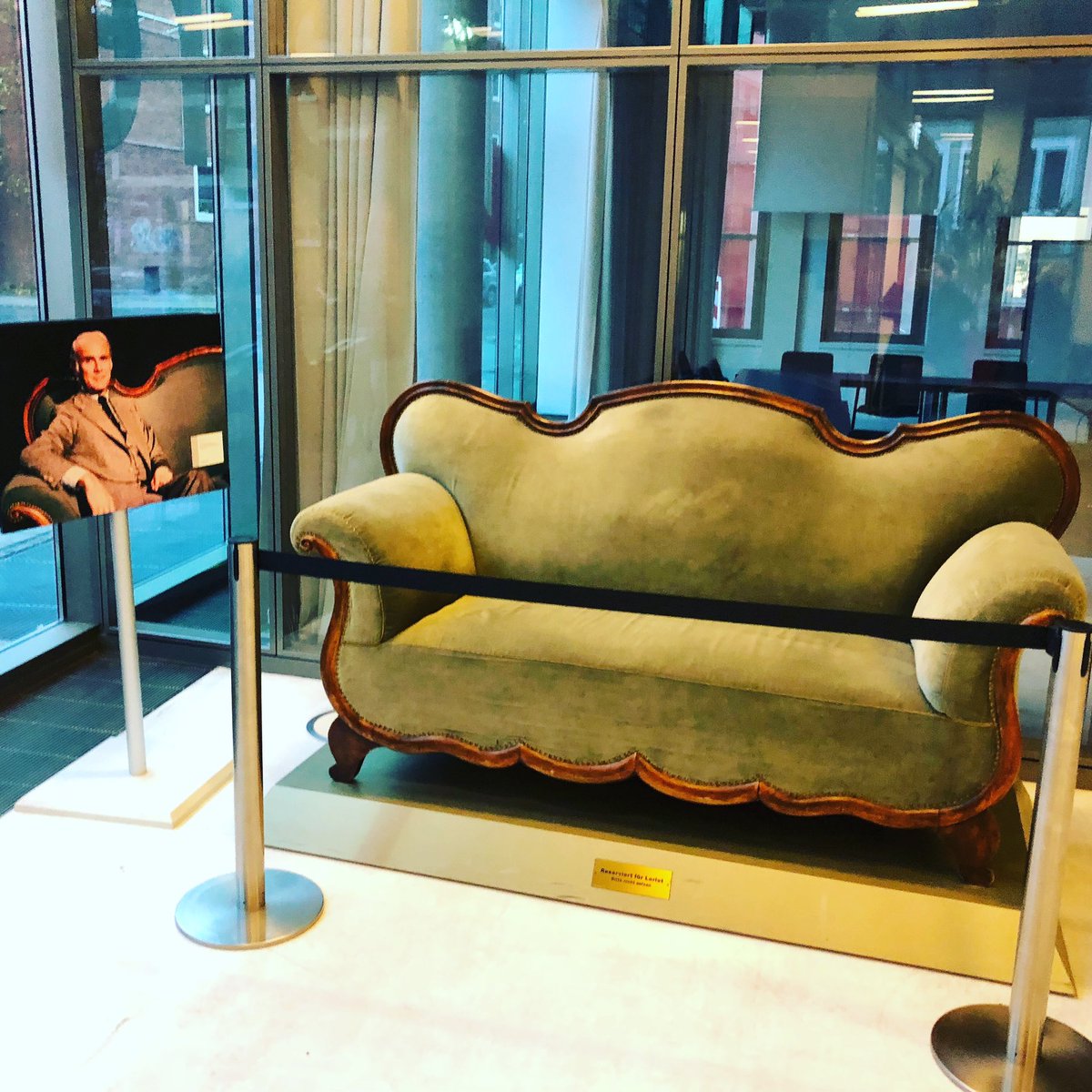 Vorbei am legendären Sofa in die Zukunft. Wie wird digitale Öffentlichkeit gestaltet? #Digitalisierung #medien #DigitaleTransformation