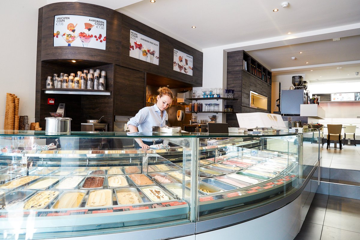Midden in het centrum van Roermond ligt onze Clevers Take Away, naast het prachtige stadhuis aan de Markt.

Ben jij al op onze unieke locatie in Roermond geweest?