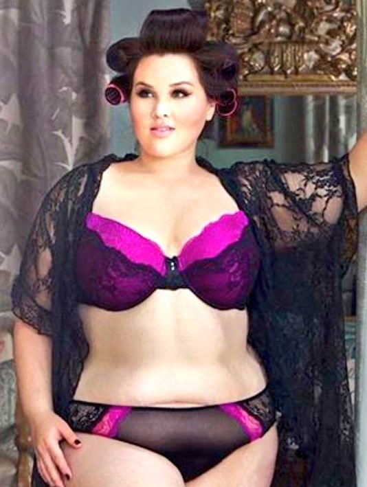 VEntertainment5's tweet photo. First #video.. of #SarahRaeVargas a #hot #bbw #youtuber

https://t.co/2A2jzsv2gZ https://t.co/3XfQONWffg
