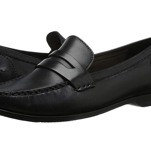 So good I had to share! Check out all the items I'm loving on @Poshmarkapp from @KikisClothes #poshmark<a href="/tag/fashion"class="tags"><span>#fashion</span></a><a href="/tag/shopmycloset"class="tags"><span>#shopmycloset</span></a><a href="/tag/style"class="tags"><span>#style</span></a><a href="/tag/katespade"class="tags"><span>#katespade</span></a><a href="/tag/gap"class="tags"><span>#gap</span></a>