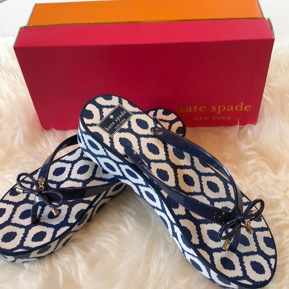 So good I had to share! Check out all the items I'm loving on @Poshmarkapp from @KikisClothes #poshmark<a href="/tag/fashion"class="tags"><span>#fashion</span></a><a href="/tag/shopmycloset"class="tags"><span>#shopmycloset</span></a><a href="/tag/style"class="tags"><span>#style</span></a><a href="/tag/katespade"class="tags"><span>#katespade</span></a><a href="/tag/gap"class="tags"><span>#gap</span></a>