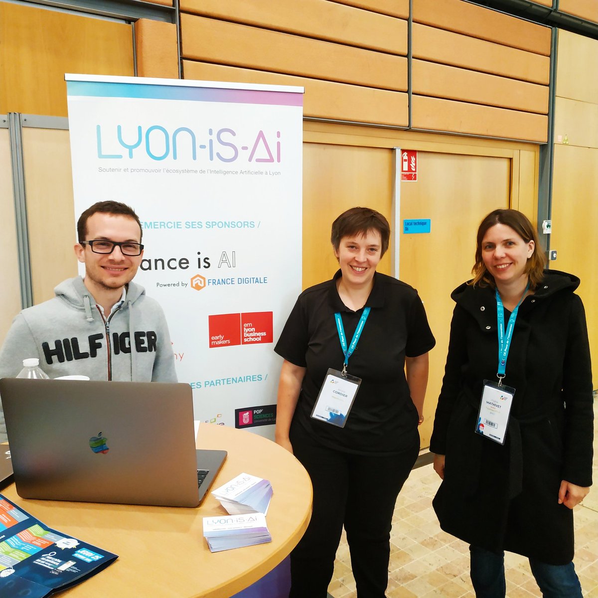 LyonisAi's tweet photo. TOUT (vous avez dit tout !?) savoir sur l'intelligence artificielle ! Posez vos questions en amont de la conférence #blendwebmix ici 👉 https://t.co/Xb8eT0JWvZ 3815 &amp; RDV à 17h en salle Tête d'Or 2 avec @amcordier &amp; @Sumenia ! #lyon #IA #AI https://t.co/RLzXEppK8U
