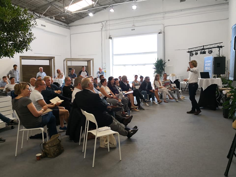threefold_io's tweet photo. Our CEO Kristof De Spiegeleer Discussing the state of current monetary system and alternative responsible solutions. #responsibleinternet #jointhemovement #threefoldtoken #digitalfarming #blockchain #technology #ibiza https://t.co/4n2srhumFh